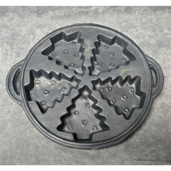 Vintage Cast Iron Christmas Tree Round 10" Baking Mold Cooking Crafting Holiday - Picture 8 of 8